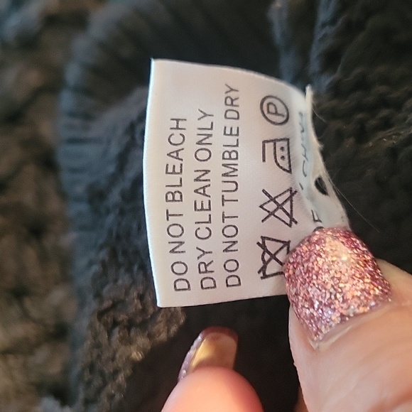 Fashion Nova Woman's Zip Down Sweater With From My Zipper Pockets, Size: S - Picture 7 of 7